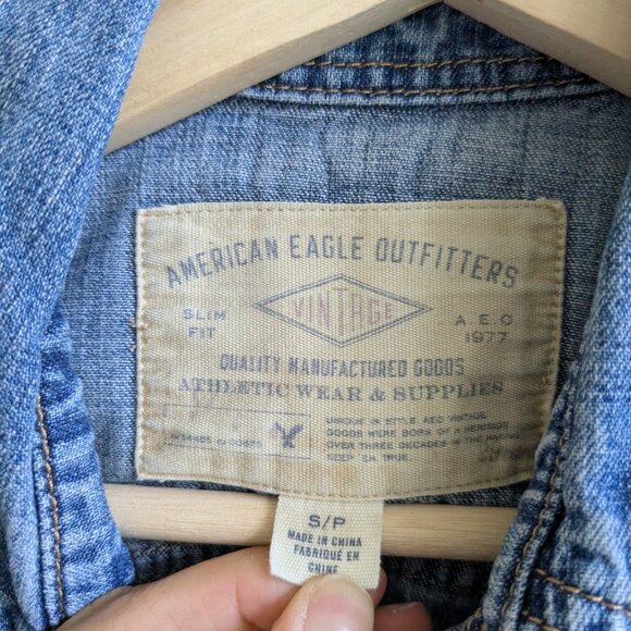 American Eagle Denim Shirt S Blue Chambray Pearl Snap Vintage Slim Fit West - Picture 3 of 10